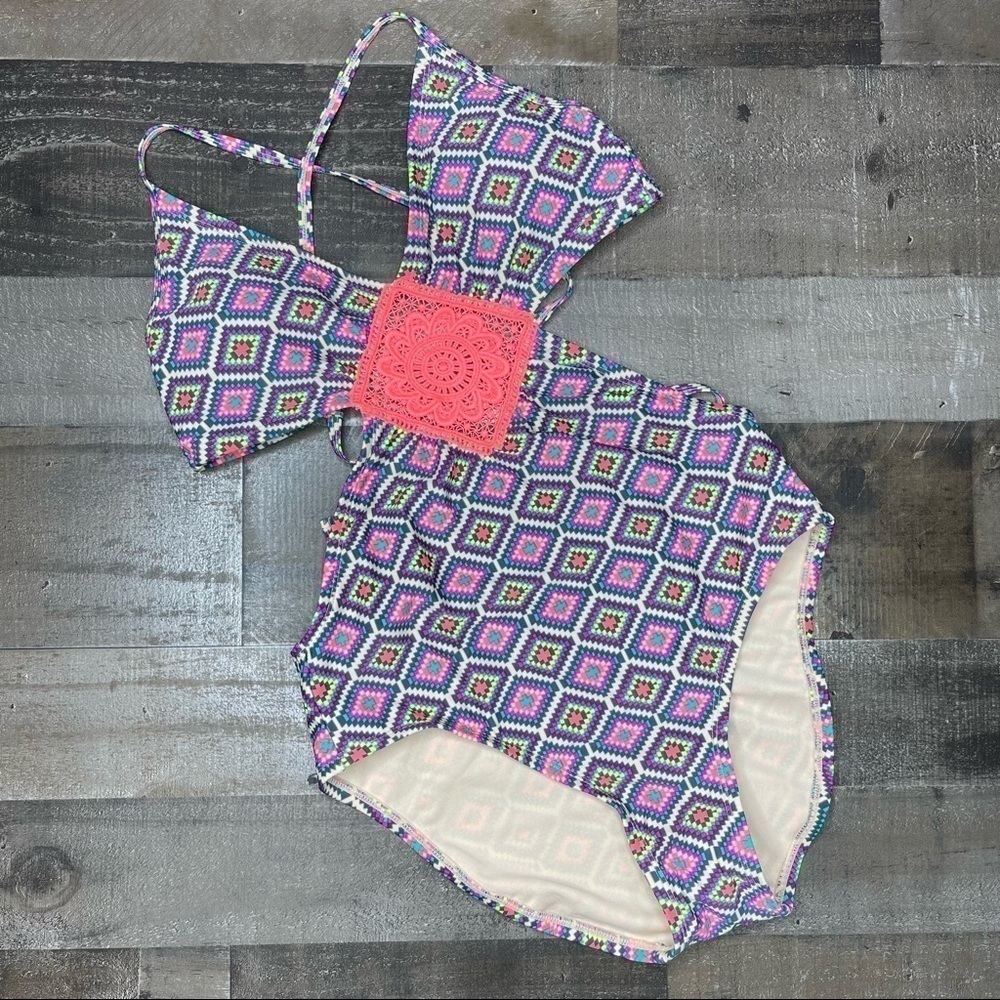 NWOT Xhilaration Multicolored One Piece Swimsuit size medium
